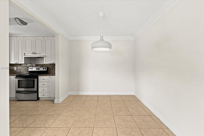 Building Photo - 2323 Van Buren St