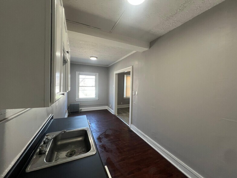 Building Photo - 392 E 147th St