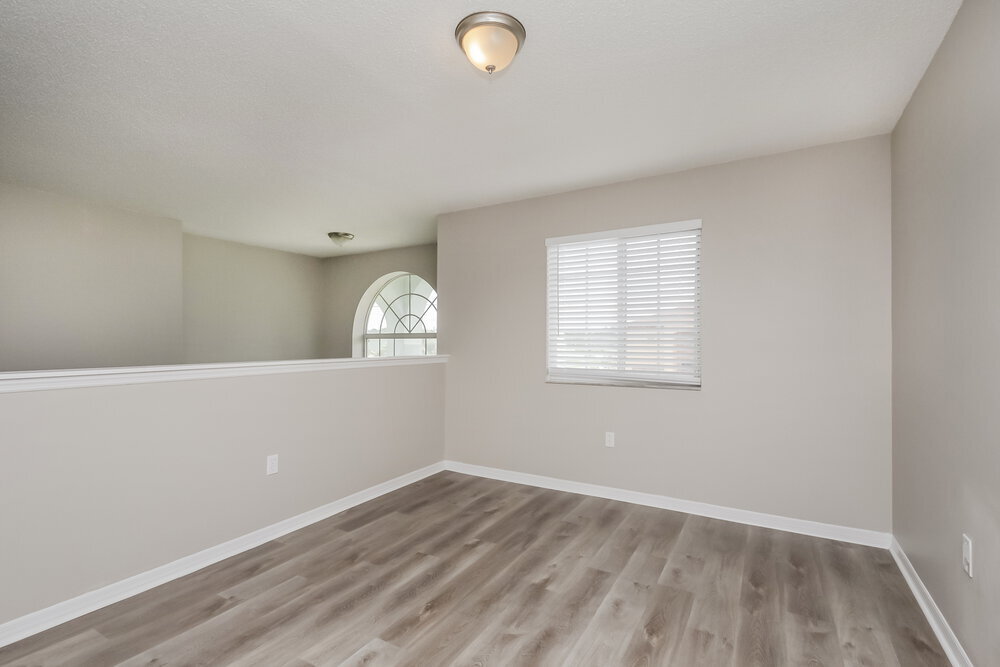 Building Photo - 553 Brentford Ct