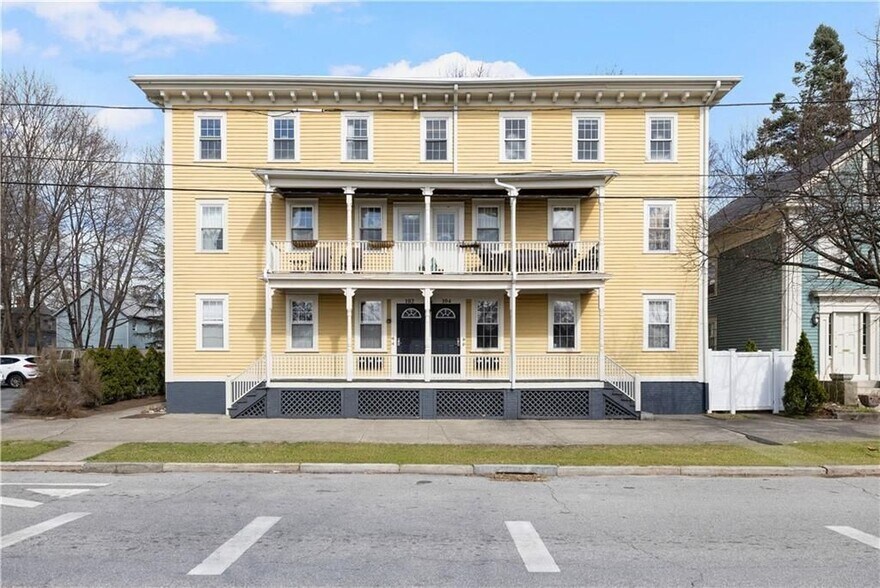 Building Photo - 104 Dexter St