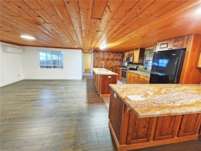 Building Photo - 2220 W Bell Vista Ave