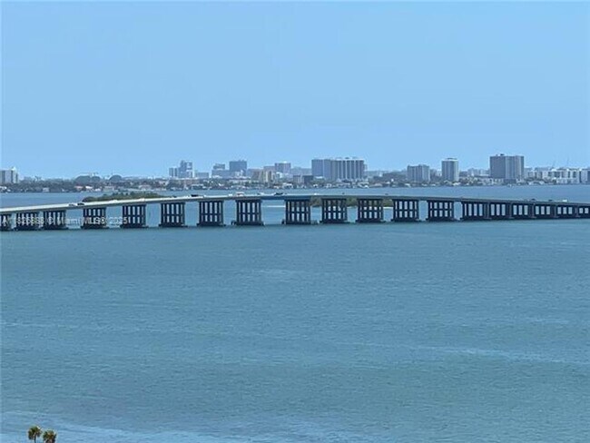 Building Photo - 1900 N Bayshore Dr