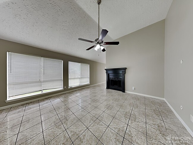 Building Photo - 8711 Croteau Dr