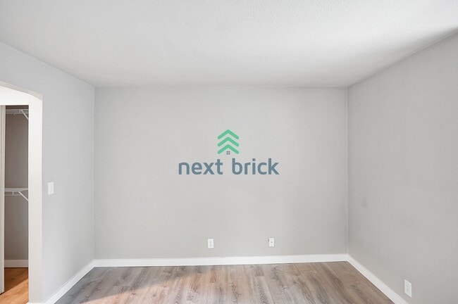 Building Photo - Discover Your New Home at Juanita Beach Esplanade!