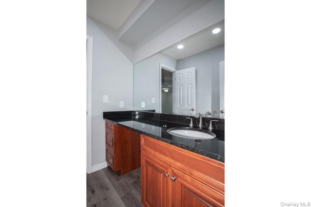 Building Photo - 465 Lake Pointe Dr