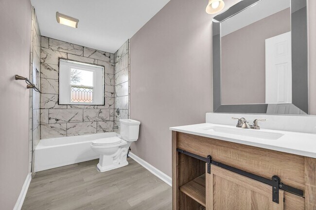 Building Photo - Charming 2BR Duplex in Atlanta