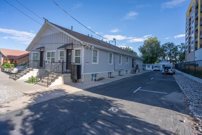Building Photo - 1291 E Villa Vis Ave