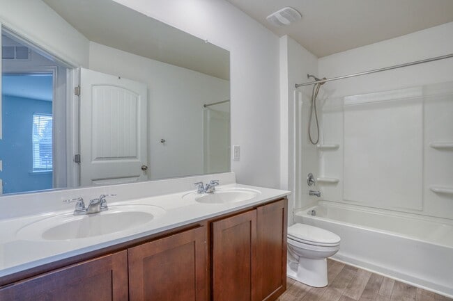 Building Photo - 67 Bostick Ln