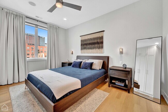 Building Photo - 1312 W Madison St