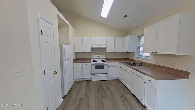 Building Photo - 4264 Sunglow Dr