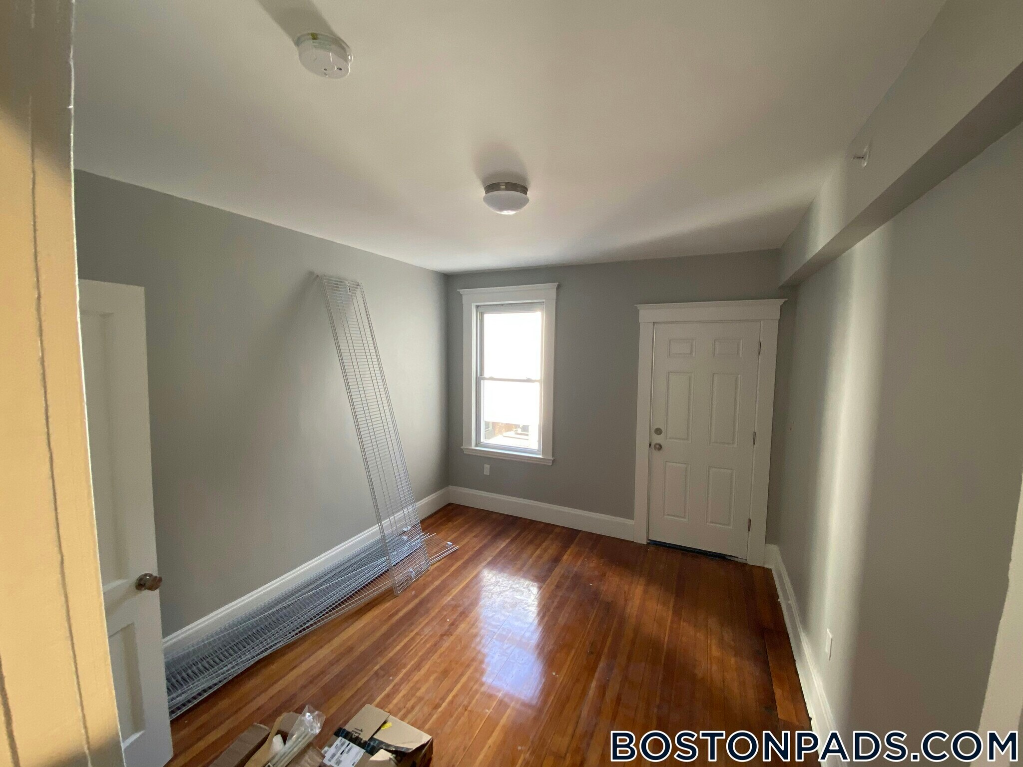 Building Photo - 190 Kelton St