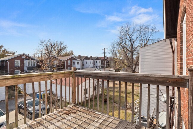 Building Photo - 4918 Tholozan Ave