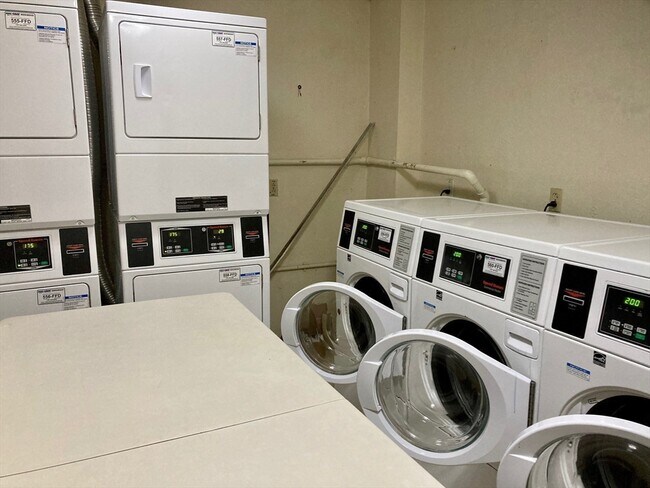 Building Photo - 205 Independence Ave