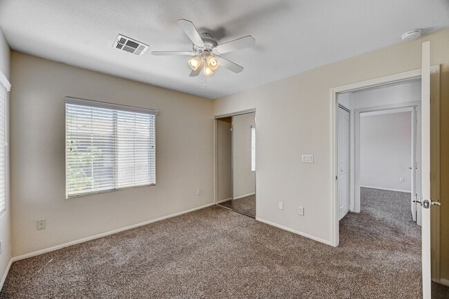 Building Photo - Beautiful 3 Bedroom + Loft - SOLAR INCLUDED!