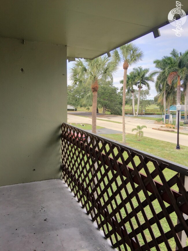 Building Photo - 1852 Golf View Ave