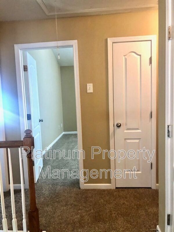 Building Photo - 6583 Silk Tree Pointe