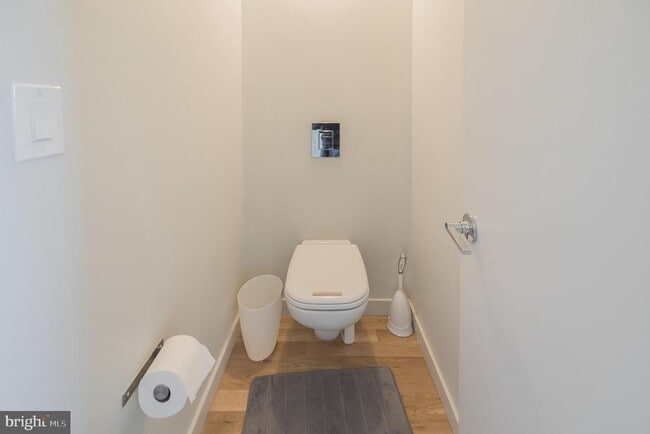 Building Photo - 439 Moyer St