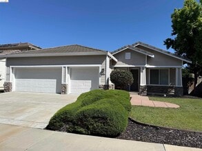 Building Photo - 1067 Somersby Way