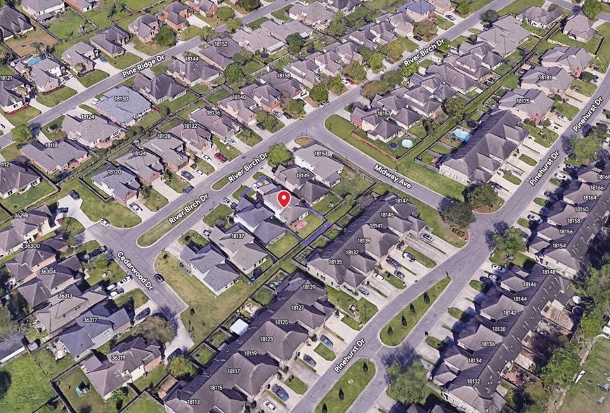 Building Photo - 18145 River Birch Dr