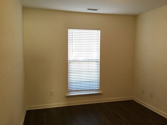 Building Photo - 5015 Croftwood Dr