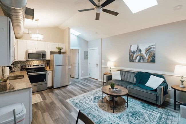 Building Photo - 117 Spring St