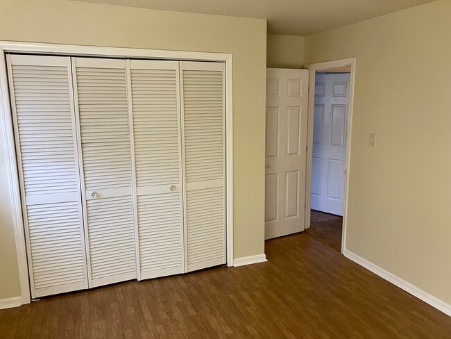 Building Photo - 154 Bayshore Dr