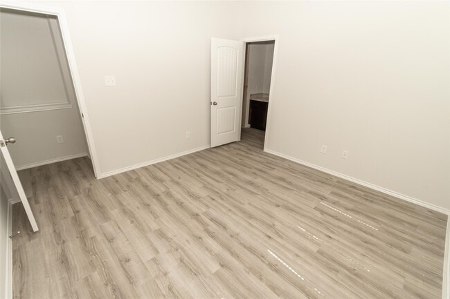 Building Photo - 18638 Bell Ravine Dr