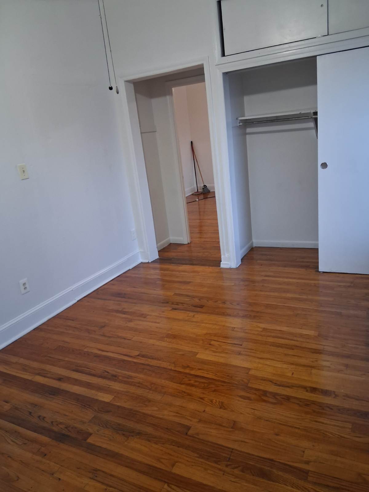 Building Photo - 825 Pond St