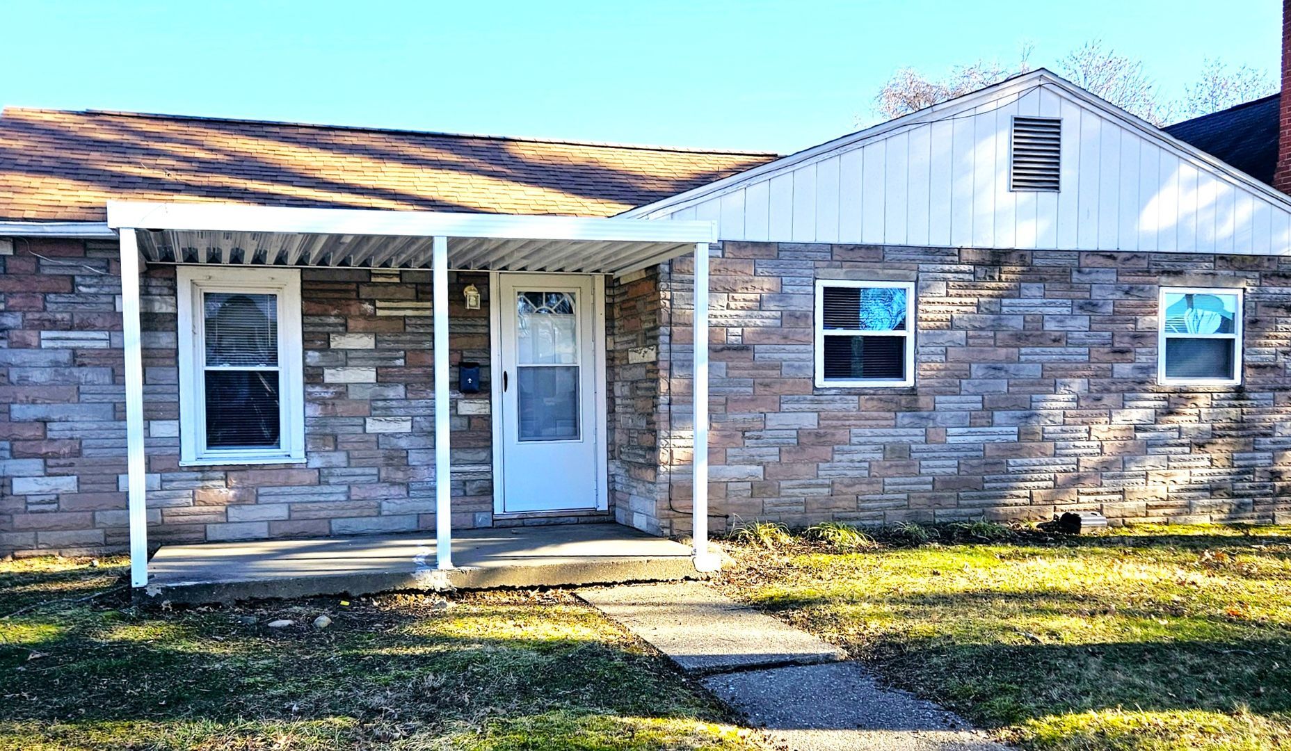 Building Photo - 605 21st St