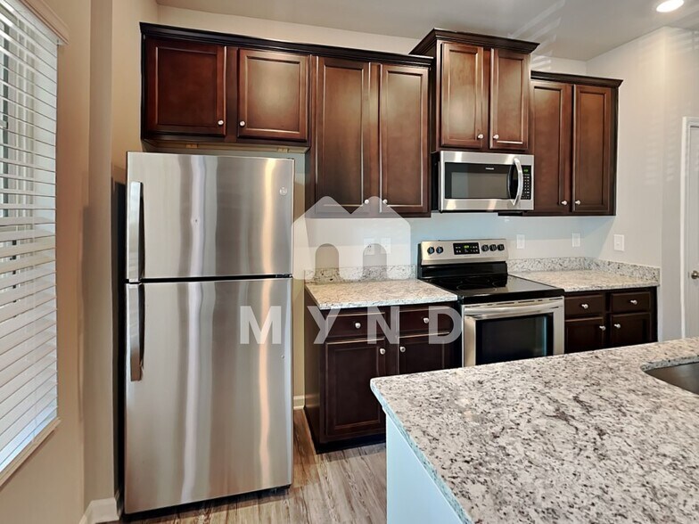 Building Photo - 2110 Irvin Ct