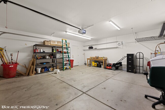 Building Photo - 887 Ironwood Dr