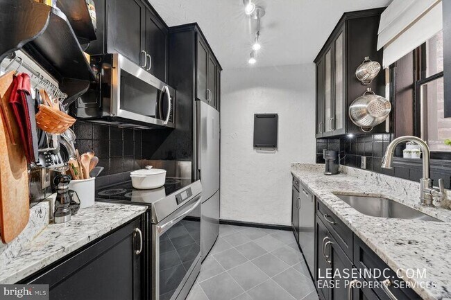 Building Photo - 2310 Ashmead Pl NW