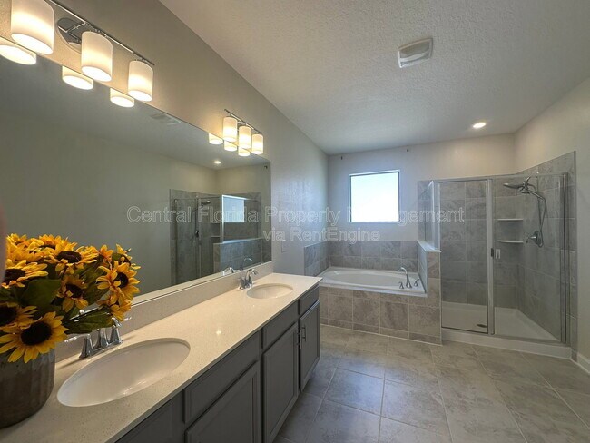 Building Photo - 8501 Arcadia Ln