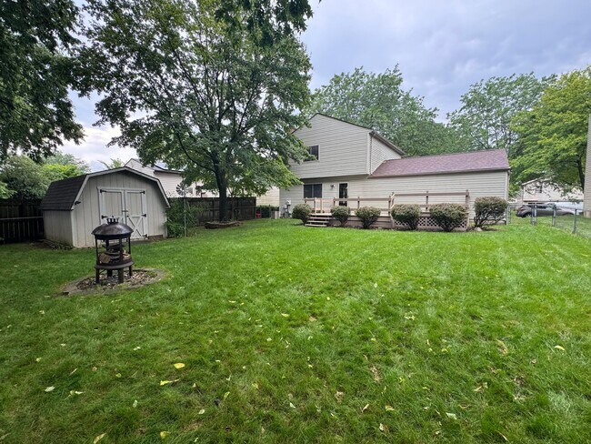 Building Photo - 2975 Stillmeadow Dr