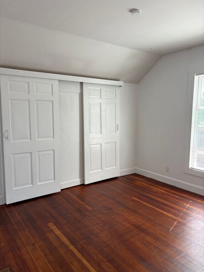 Building Photo - 214 Walnut St