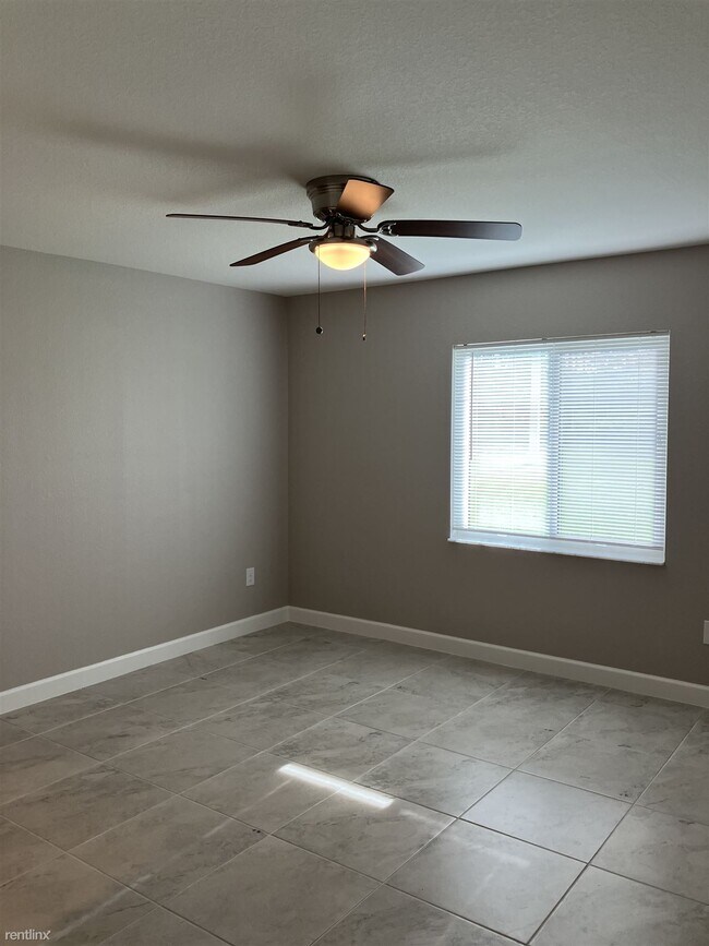 Building Photo - 3 br, 2 bath Duplex - 127 Boundary Bouleva...