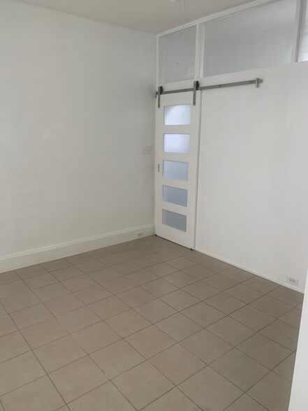 Bedroom 1 - 911 Putnam St