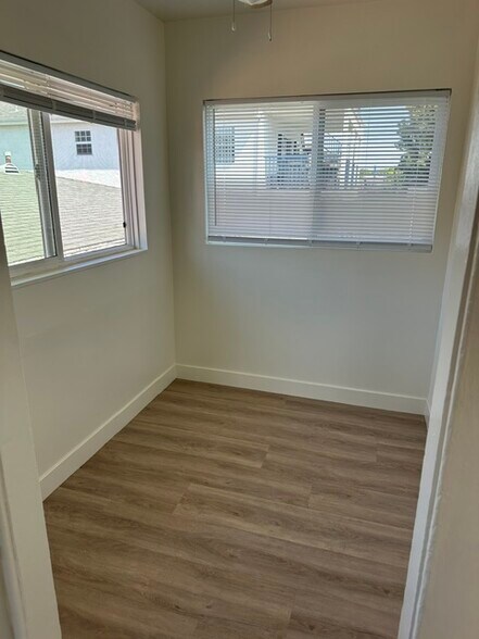 Building Photo - 3046 S Kerckhoff Ave
