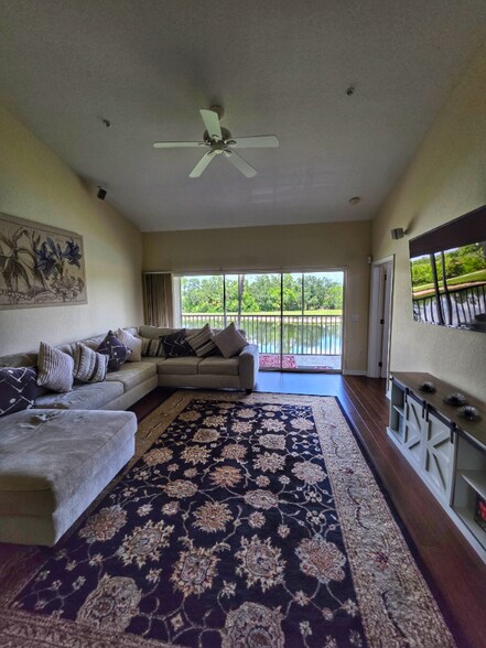 Building Photo - 7661 Sweetbay Cir