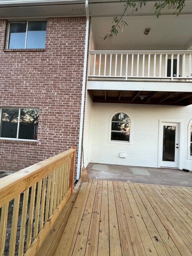 Building Photo - 539 Woodcreek Dr