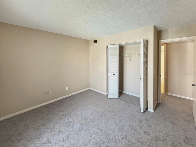 Building Photo - 1627 S Pine Ridge Cir