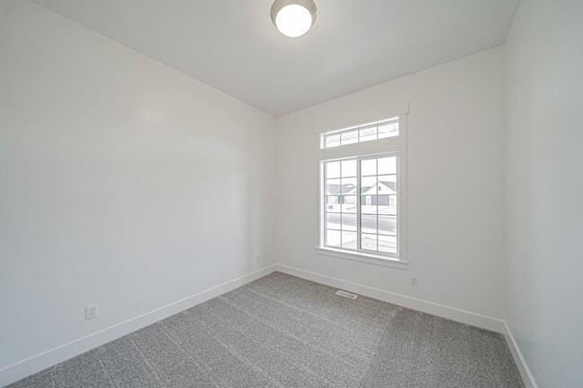 Building Photo - 3190 Roundup Ln