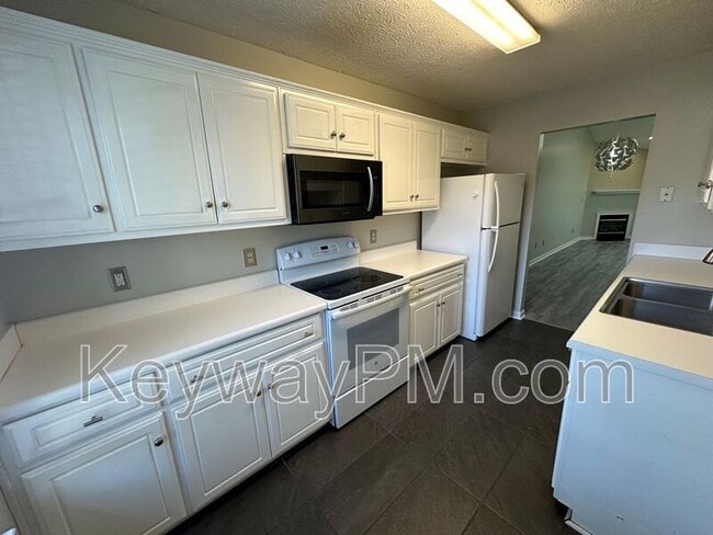 Building Photo - 59 Leigh Pl