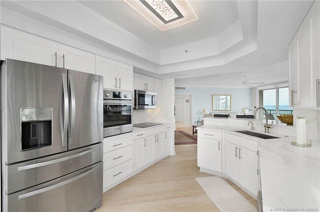 Building Photo - 8600 S Ocean Dr