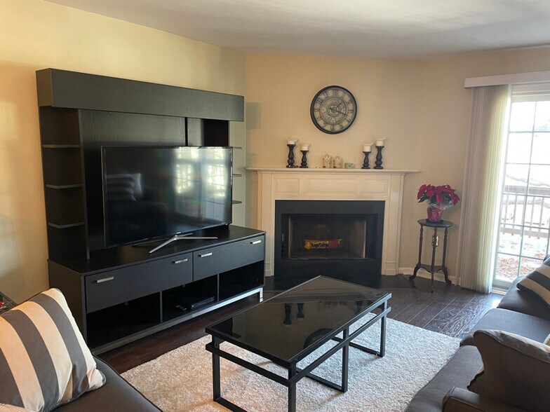 Building Photo - 2039-I Raleigh Rd