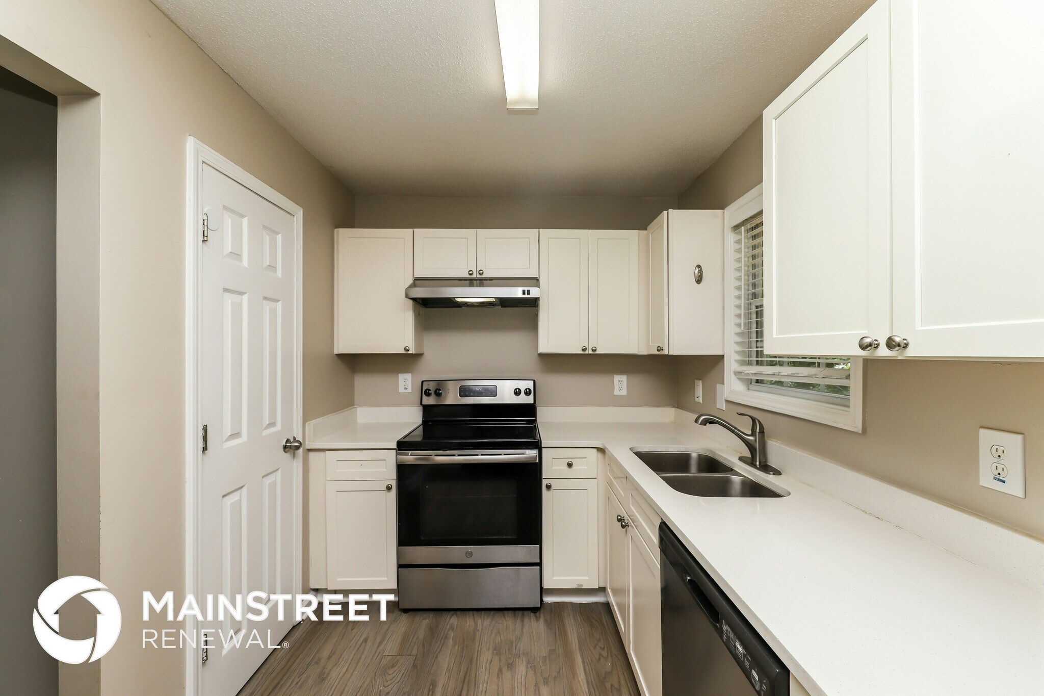 Building Photo - 444 River Trace Dr