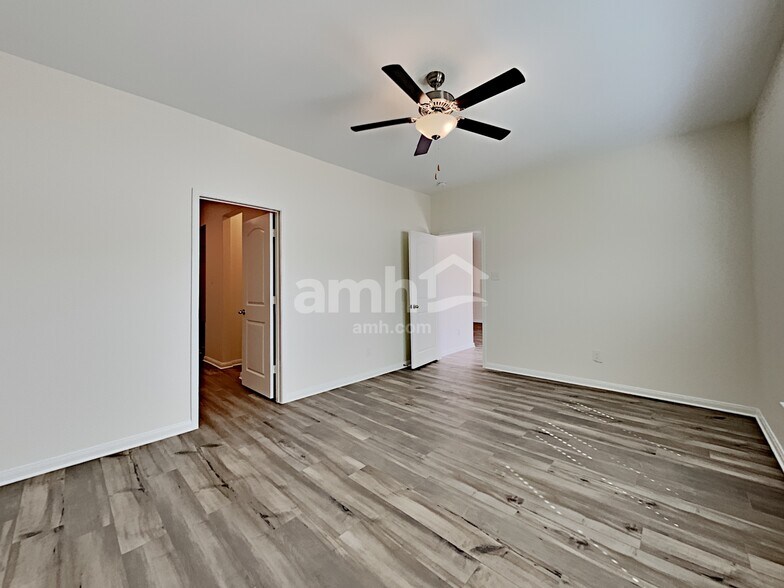 Building Photo - 236 Foster Ln