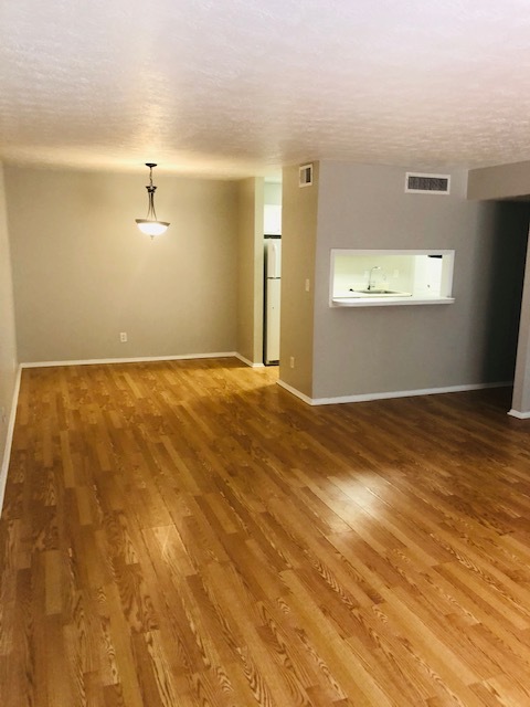 Dining Area - 514 River Mill Cir