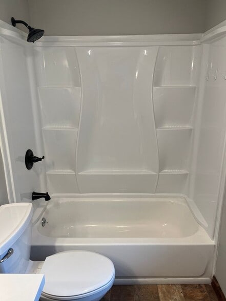 Building Photo - 2005 Interurban Rd