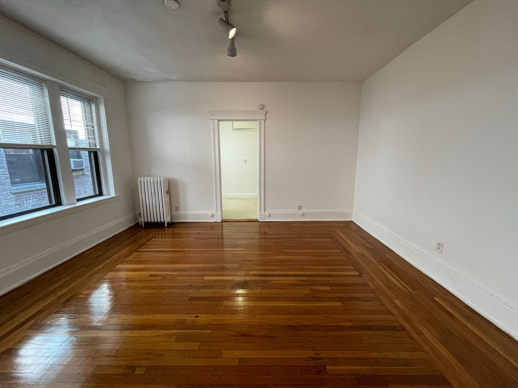 Building Photo - 1870 Commonwealth Ave